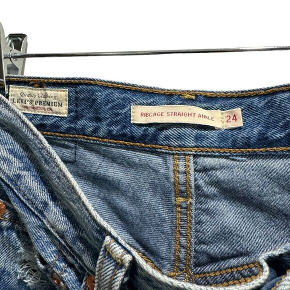 Levi's Ribcage Straight Ankle Jeans Size 24 Button fly distressed - Picture 10 of 16